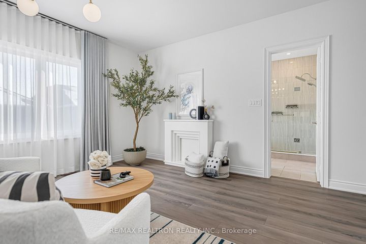 Photo 29 at 15 Current Drive, Rural Richmond Hill, Richmond Hill