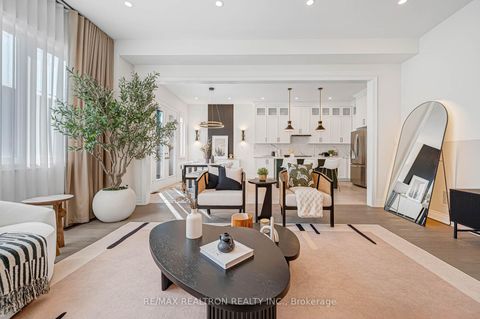 Photo 4 at 15 Current Drive, Rural Richmond Hill, Richmond Hill