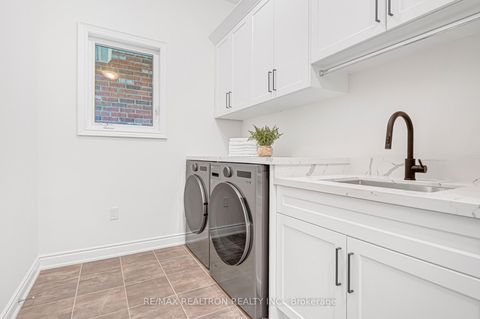 Photo 26 at 15 Current Drive, Rural Richmond Hill, Richmond Hill