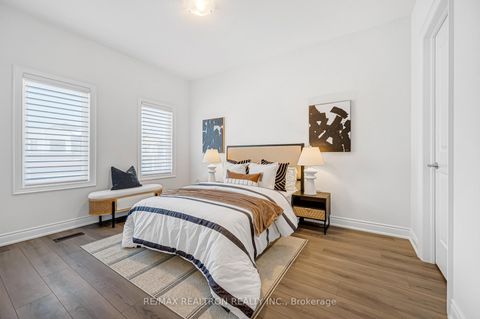 Photo 34 at 15 Current Drive, Rural Richmond Hill, Richmond Hill