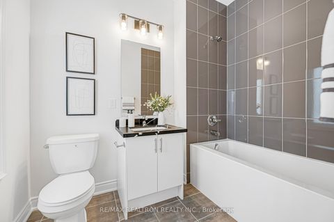 Photo 36 at 15 Current Drive, Rural Richmond Hill, Richmond Hill