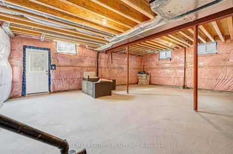 Photo 37 at 15 Current Drive, Rural Richmond Hill, Richmond Hill