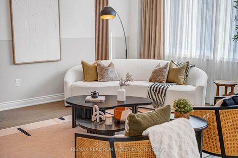 Photo 43 at 15 Current Drive, Rural Richmond Hill, Richmond Hill