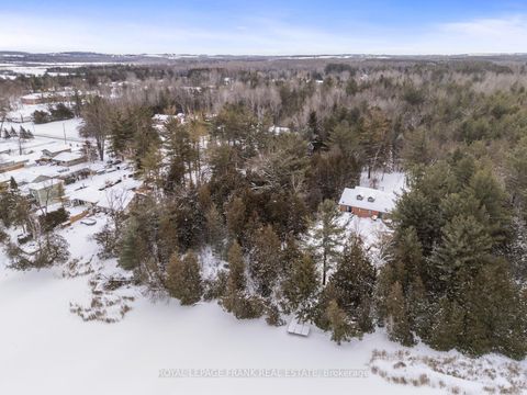 Photo 4 at 5 Regent Street, Pefferlaw, Georgina