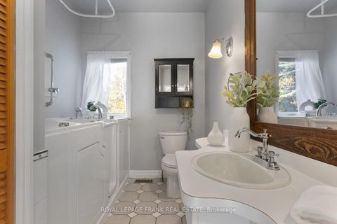 Photo 15 at 5 Regent Street, Pefferlaw, Georgina