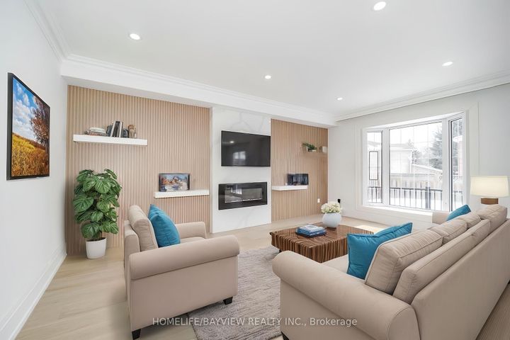 Photo 4 at 39 Shaftsbury Avenue, Westbrook, Richmond Hill