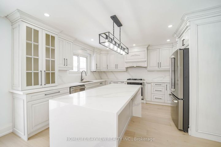 Photo 9 at 39 Shaftsbury Avenue, Westbrook, Richmond Hill