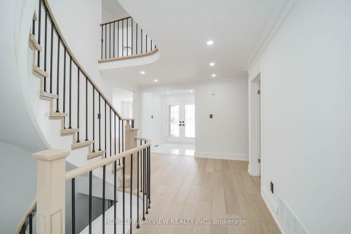 Photo 12 at 39 Shaftsbury Avenue, Westbrook, Richmond Hill