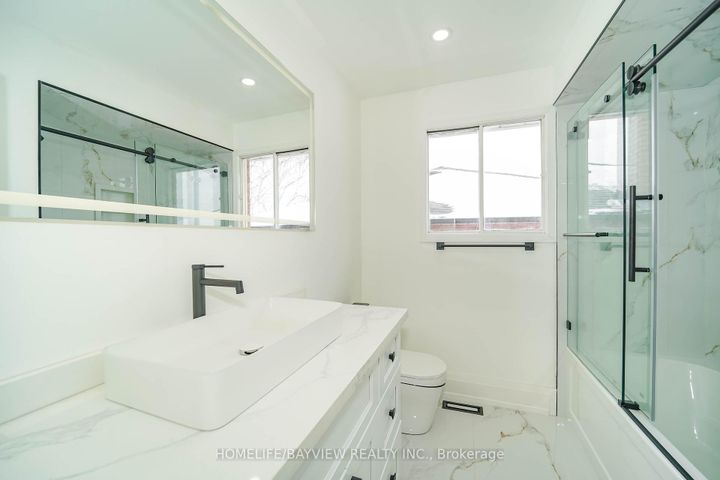 Photo 15 at 39 Shaftsbury Avenue, Westbrook, Richmond Hill