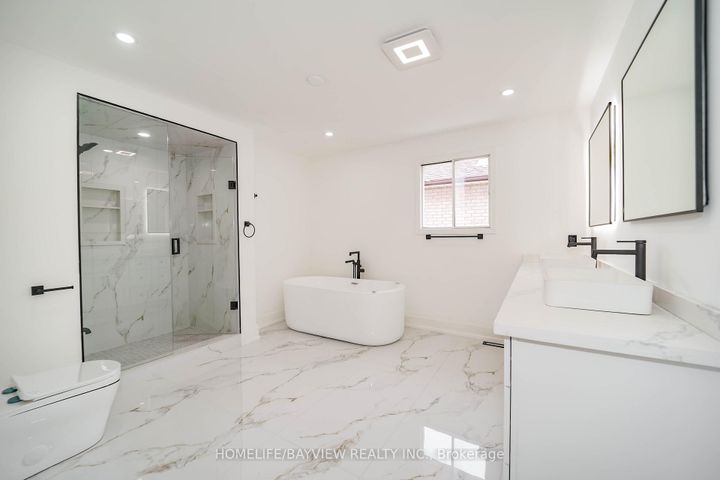 Photo 22 at 39 Shaftsbury Avenue, Westbrook, Richmond Hill