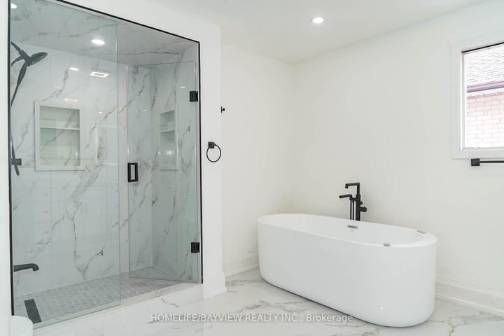 Photo 23 at 39 Shaftsbury Avenue, Westbrook, Richmond Hill