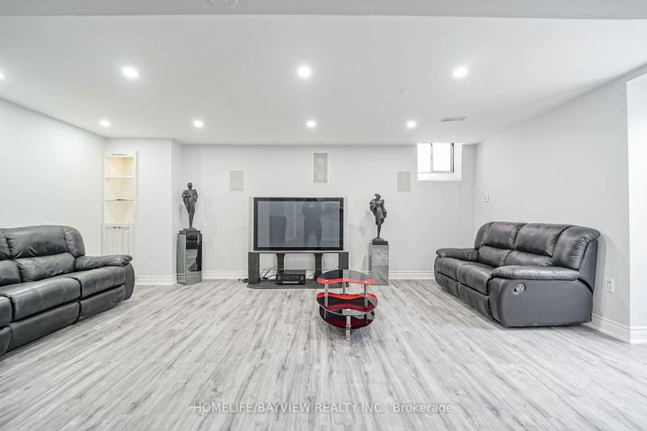 Photo 24 at 39 Shaftsbury Avenue, Westbrook, Richmond Hill