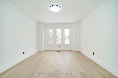 Photo 2 at 39 Shaftsbury Avenue, Westbrook, Richmond Hill