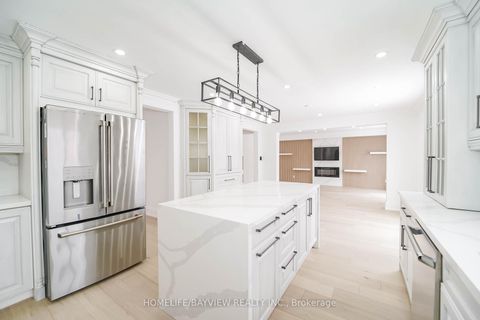 Photo 7 at 39 Shaftsbury Avenue, Westbrook, Richmond Hill