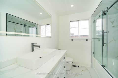 Photo 15 at 39 Shaftsbury Avenue, Westbrook, Richmond Hill