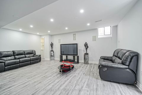 Photo 25 at 39 Shaftsbury Avenue, Westbrook, Richmond Hill