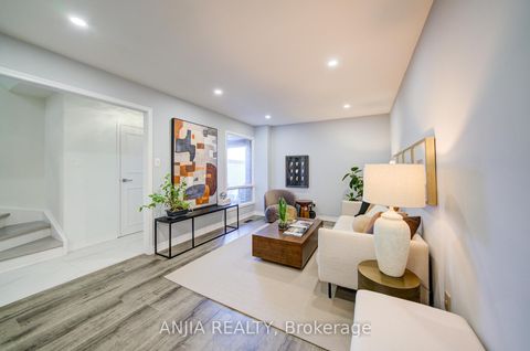 Photo 2 at 83 McClintock Crescent, Lakeview Estates, Vaughan