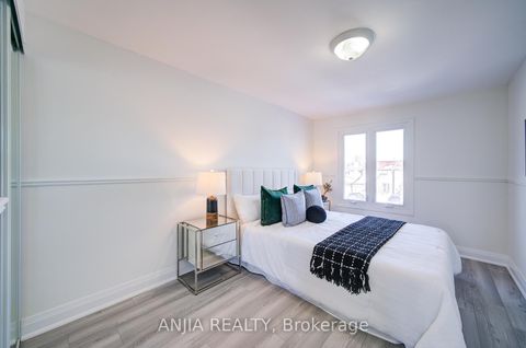 Photo 18 at 83 McClintock Crescent, Lakeview Estates, Vaughan