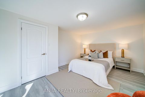 Photo 24 at 83 McClintock Crescent, Lakeview Estates, Vaughan