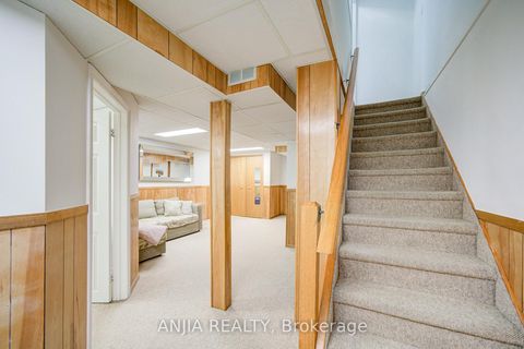 Photo 26 at 83 McClintock Crescent, Lakeview Estates, Vaughan