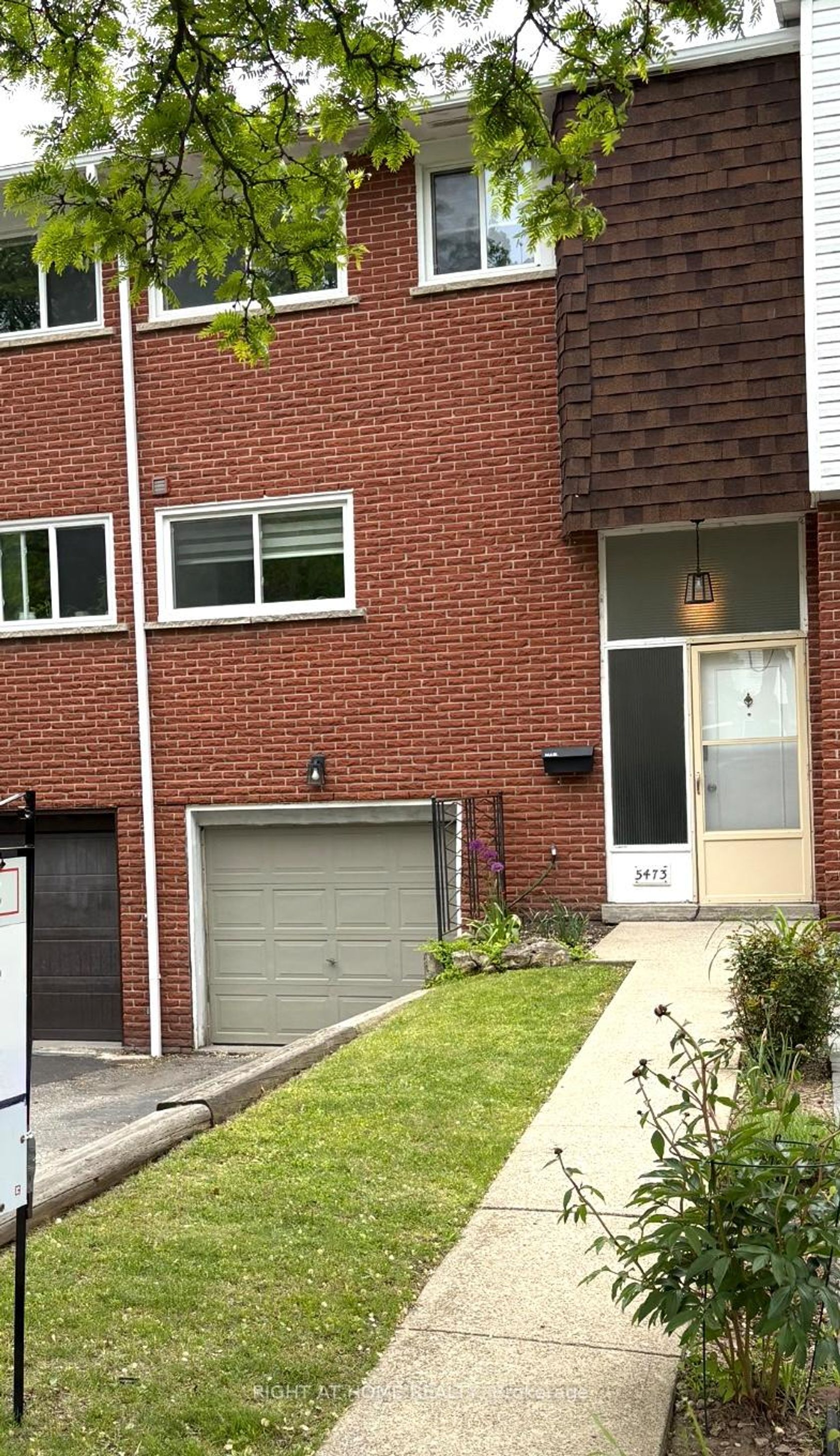 5473 Schueller Crescent, Appleby, Burlington 