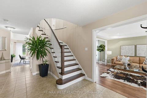 Photo 4 at 30 Ruffet Drive, Edgehill Drive, Barrie