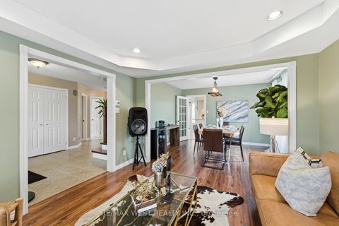 Photo 8 at 30 Ruffet Drive, Edgehill Drive, Barrie