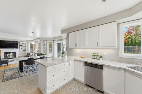 Photo 14 at 30 Ruffet Drive, Edgehill Drive, Barrie