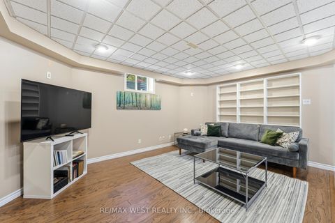 Photo 34 at 30 Ruffet Drive, Edgehill Drive, Barrie