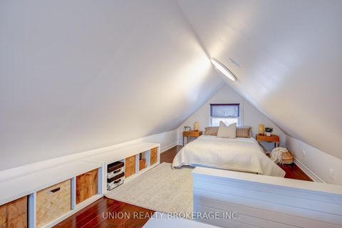 Photo 19 at 237 Craven Road, Coxwell, Toronto