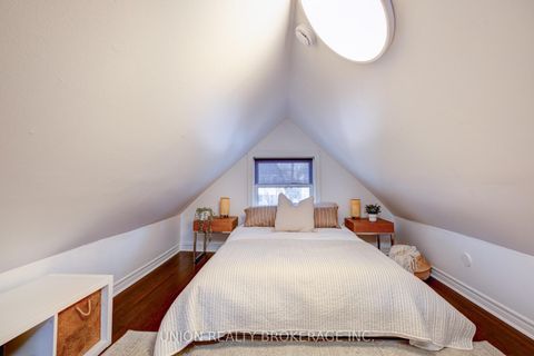 Photo 20 at 237 Craven Road, Coxwell, Toronto