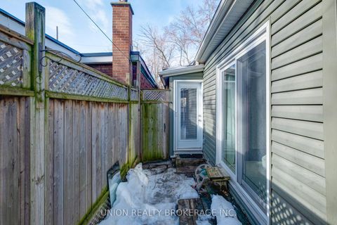 Photo 24 at 237 Craven Road, Coxwell, Toronto
