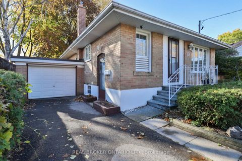 Photo 1 at 32 Christina Crescent, Maryvale, Toronto