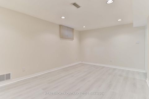 Photo 14 at 32 Christina Crescent, Maryvale, Toronto