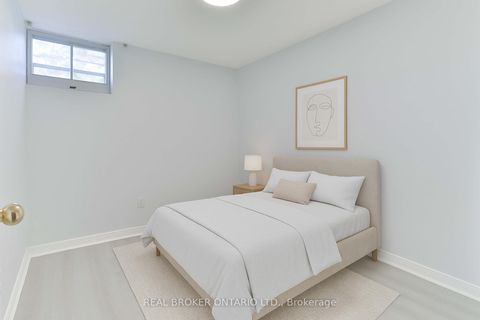 Photo 15 at 32 Christina Crescent, Maryvale, Toronto