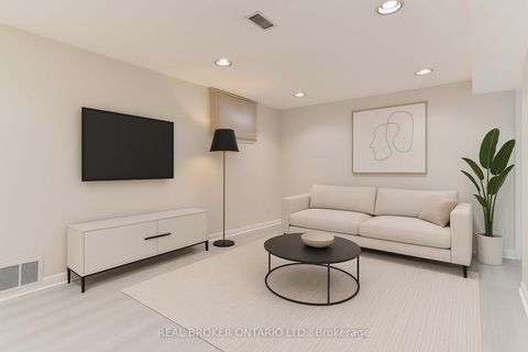 Photo 18 at 32 Christina Crescent, Maryvale, Toronto