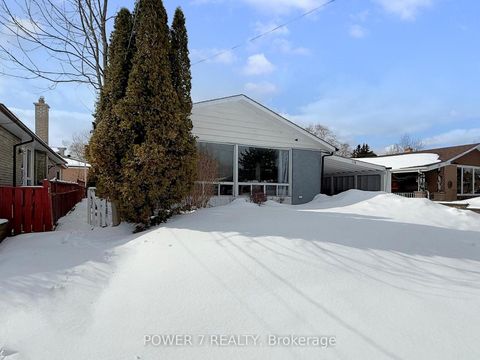 Photo 2 at 118 Kirker Avenue, Woburn, Toronto