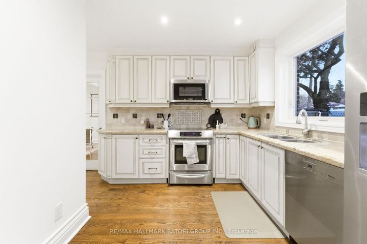 Photo 5 at 531 Briar Hill Avenue, Forest Hill North, Toronto