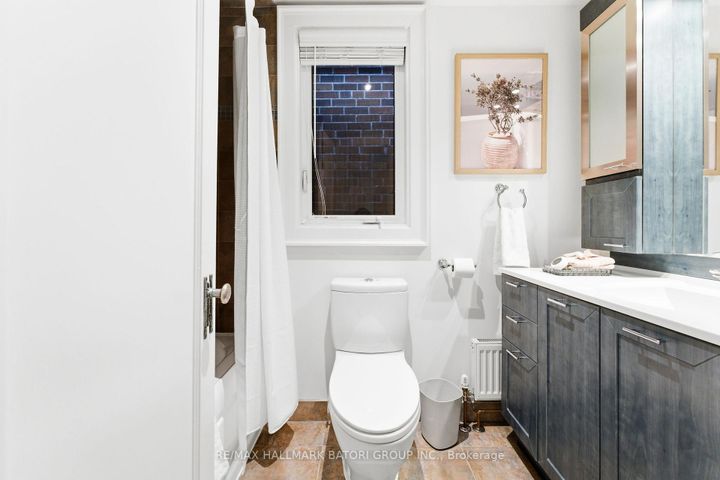 Photo 14 at 531 Briar Hill Avenue, Forest Hill North, Toronto