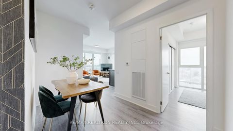 Photo 7 at 909 - 185 Deerfield Road, Central Newmarket, Newmarket