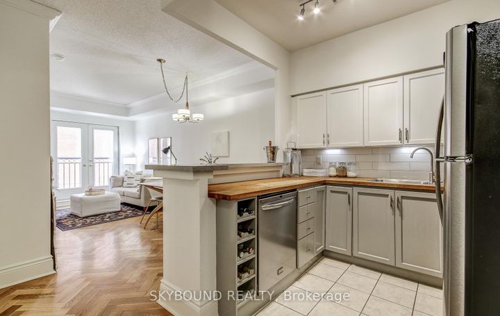 Photo 7 at 703 - 120 Lombard Street, Yonge Corridor, Toronto