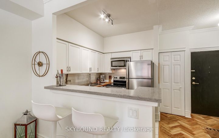 Photo 11 at 703 - 120 Lombard Street, Yonge Corridor, Toronto