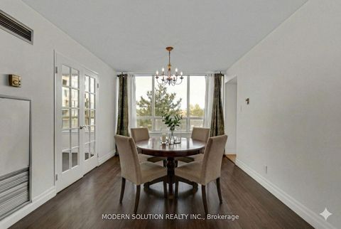 Photo 12 at 426 - 32 Clarissa Drive, Harding, Richmond Hill