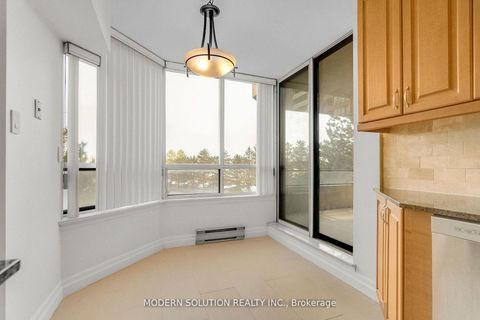 Photo 23 at 426 - 32 Clarissa Drive, Harding, Richmond Hill