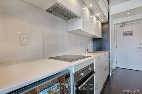 Photo 5 at 1702 - 15 Grenville Street, Bay Street Corridor, Toronto