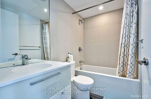 Photo 12 at 1702 - 15 Grenville Street, Bay Street Corridor, Toronto