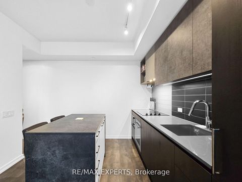 Photo 9 at 4701 - 7890 Jane Street, Concord, Vaughan