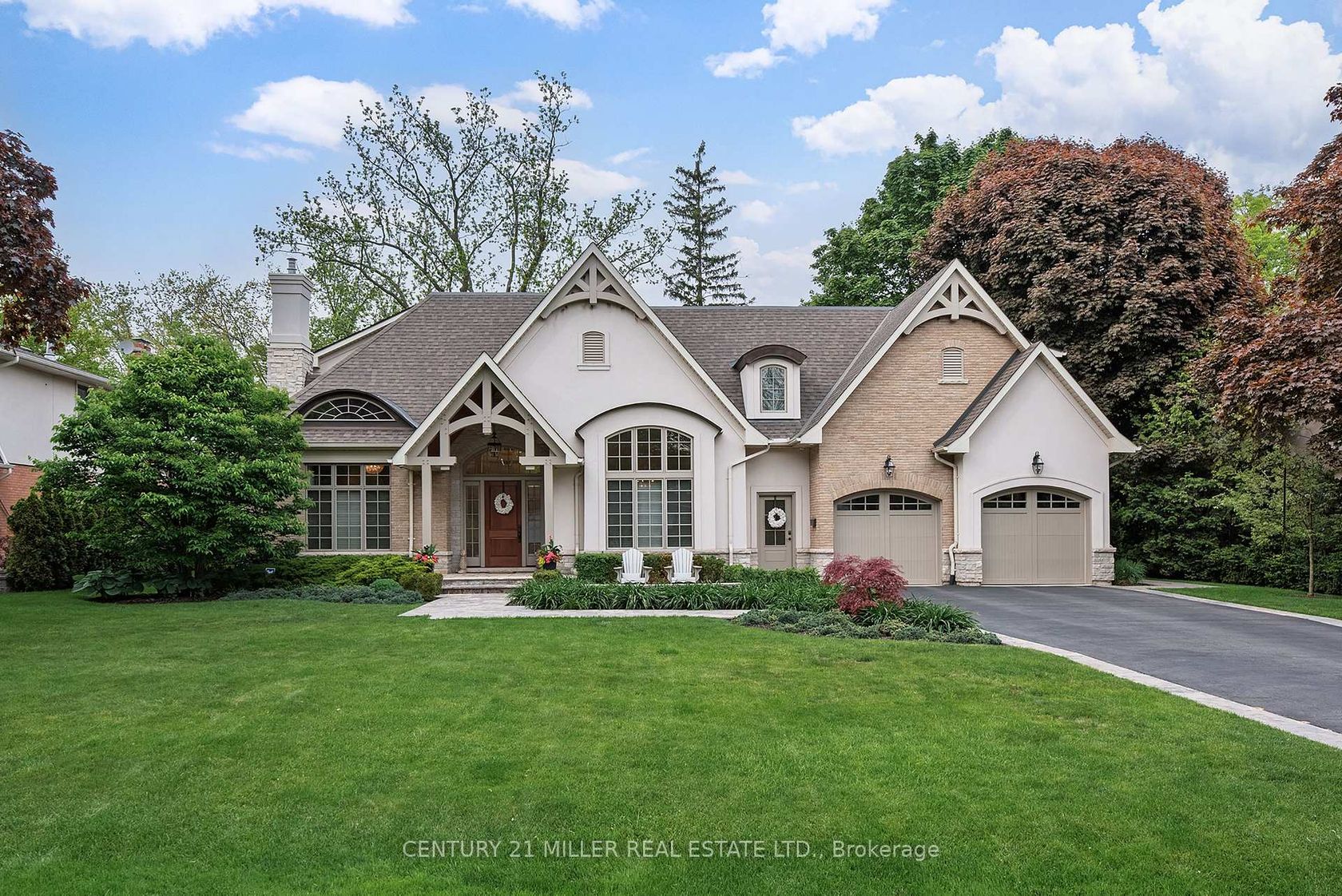209 Donessle Drive, MO Morrison, Oakville 