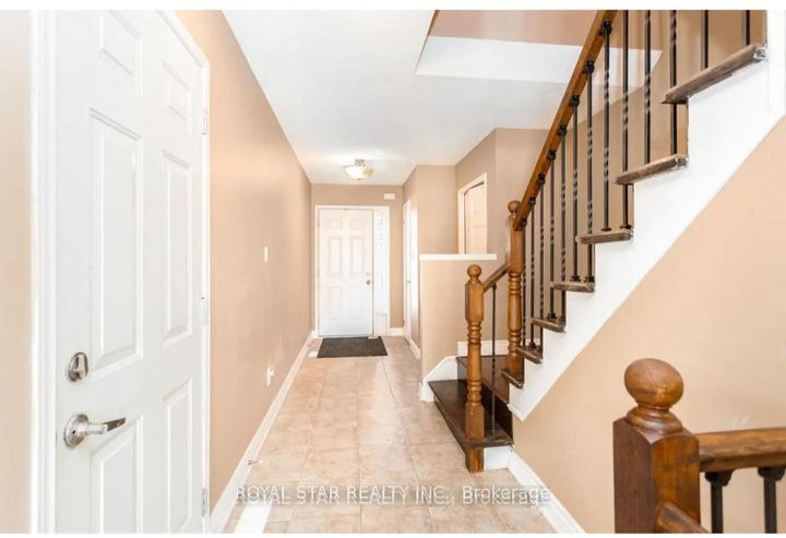 Photo 2 at 86 Meadowwood Crescent, Stoney Creek Mountain, Hamilton