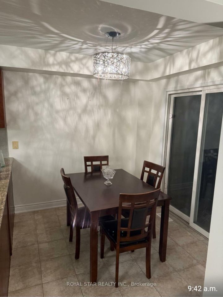 Photo 7 at 86 Meadowwood Crescent, Stoney Creek Mountain, Hamilton